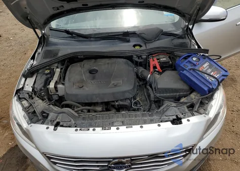 2017 Volvo S60 Premier z USA, uszkodzony, nr VIN LYV402TK5HB155197